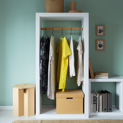 Garderobe ADAM RIESE weiß + 1 Ordnerkiste natur